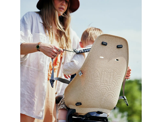 URBAN IKI Barnestol Bag Easy-Fix Oishi Beige/Bincho Black URBAN IKI Barnestol Bag Easy-Fix Oishi Beige/Bincho Black