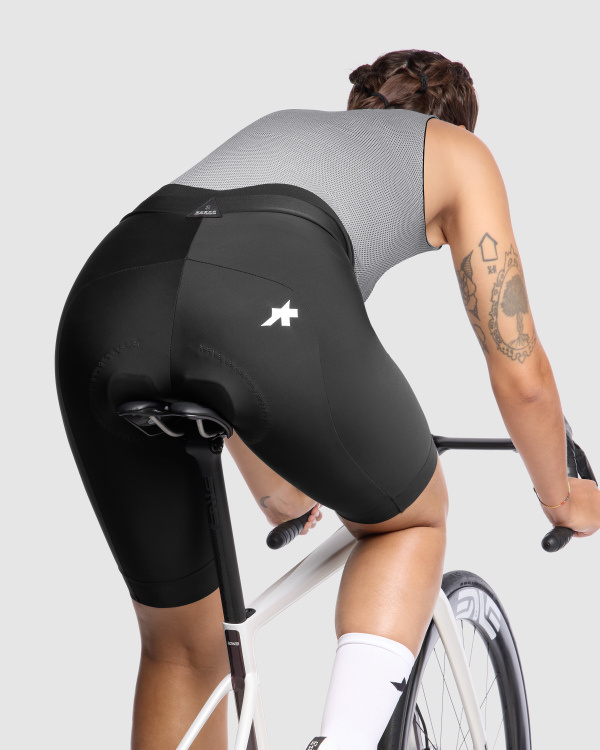 Assos UMA GT Half Shorts S11 Lange Black Series